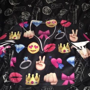 Long sleeve black emoji crop top shirt